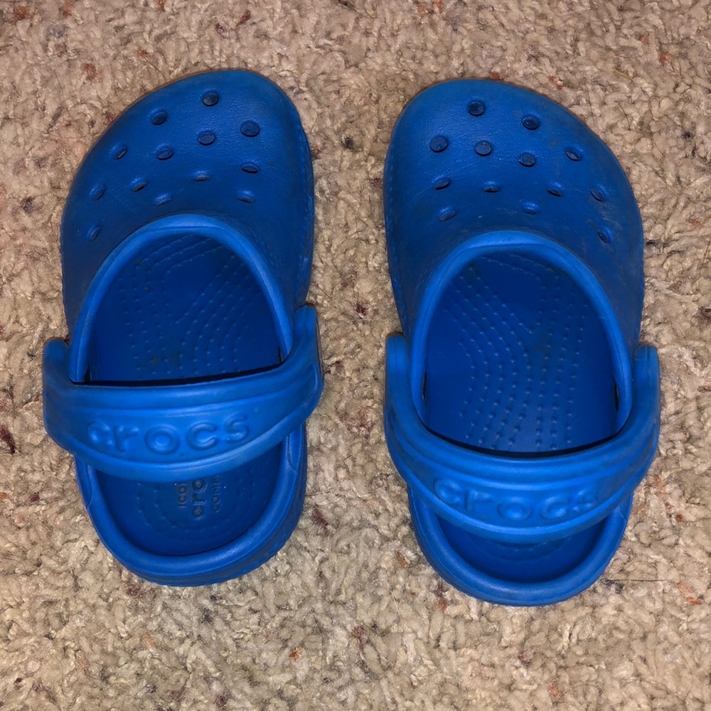 Toddler crocs size 5